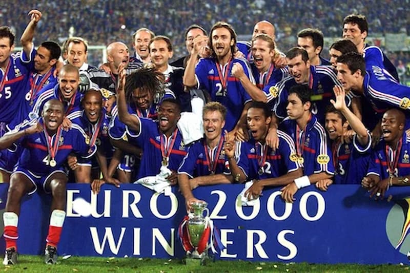 Pháp giành danh hiệu vô địch tại Euro 2000